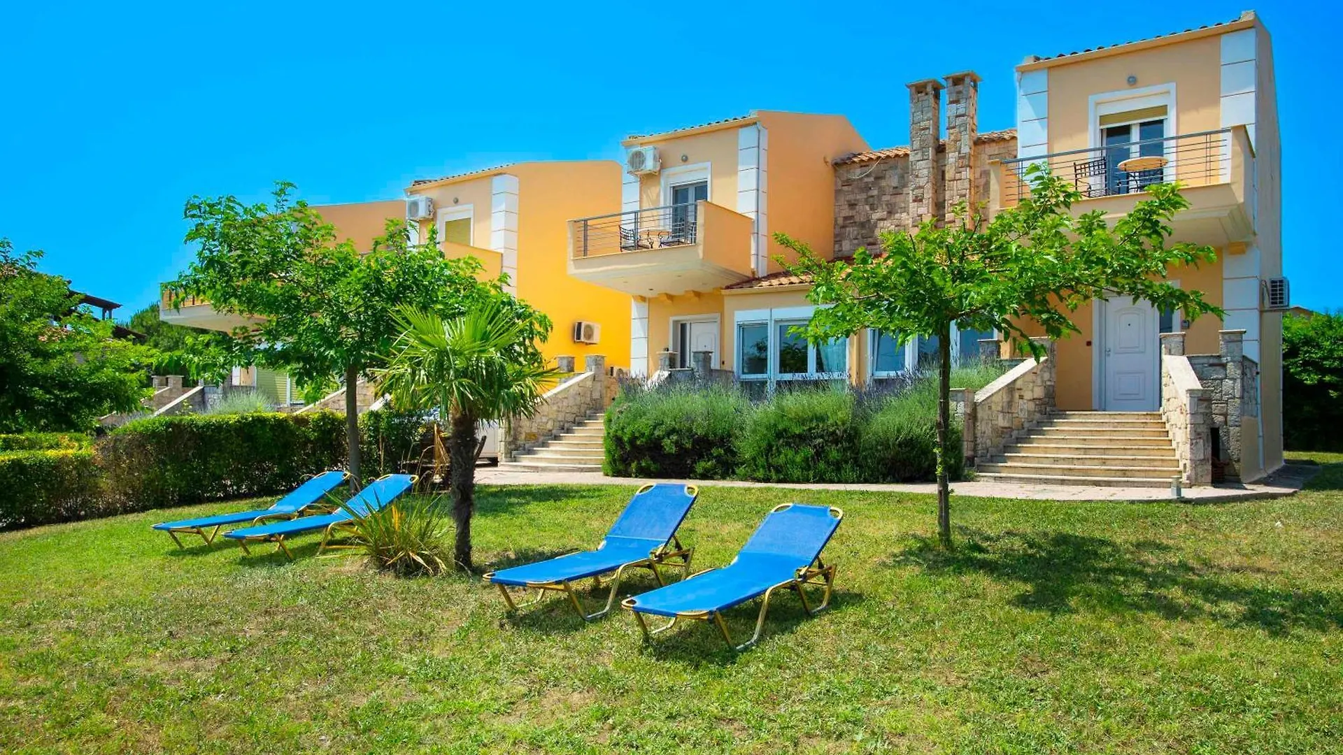 Summer Houses In 아피토스 0*,